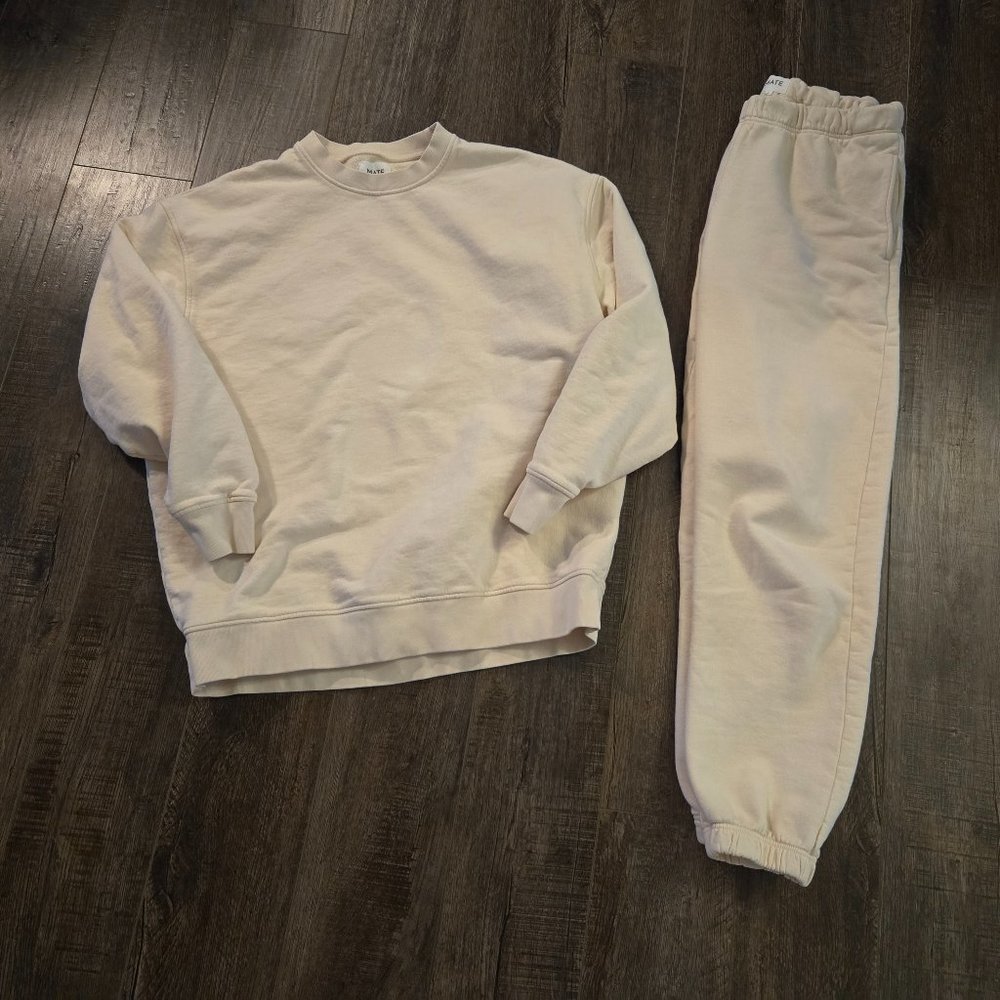 Mate the lable pants and sweatshirt